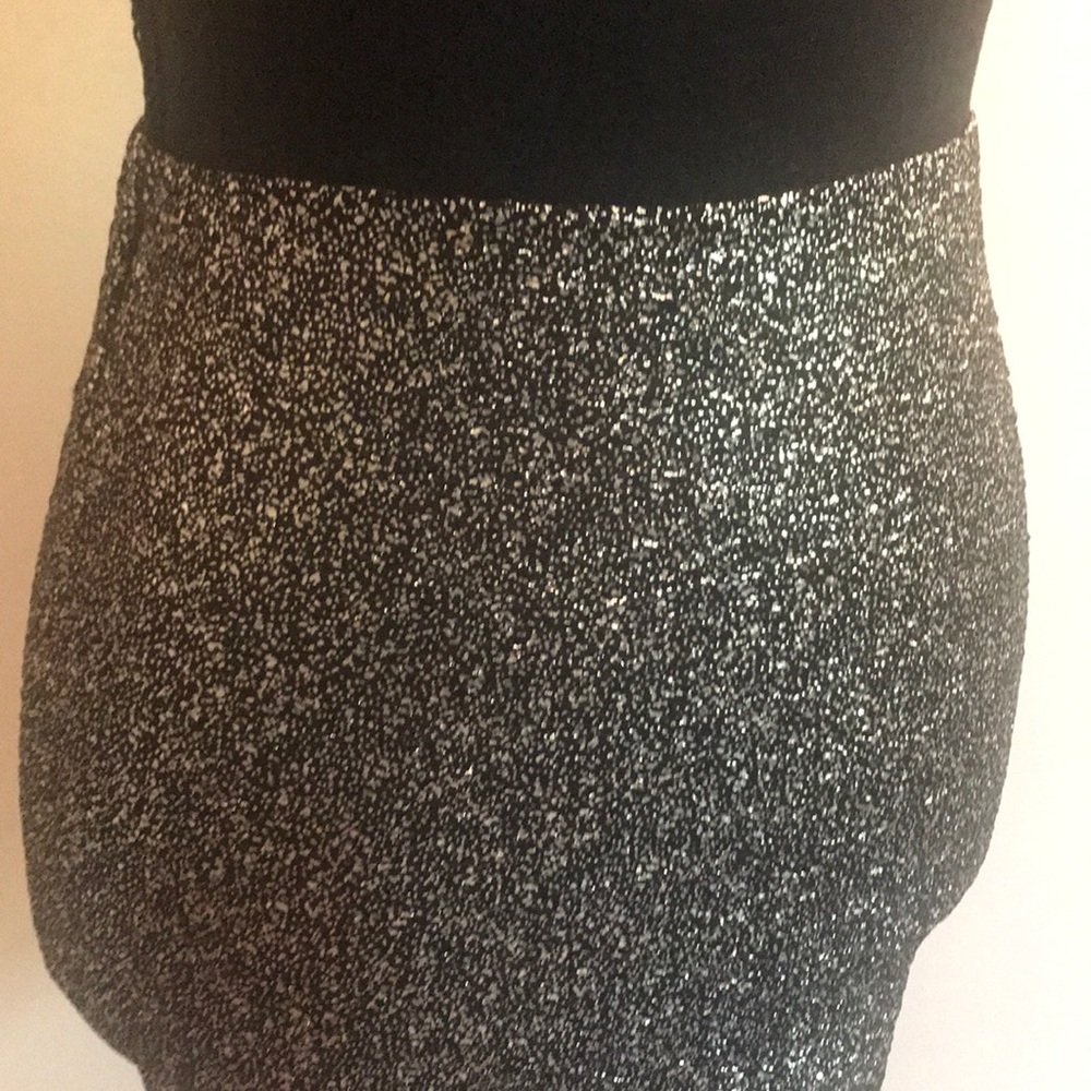 Shimmery silver miniskirt- small - Picture 3 of 4